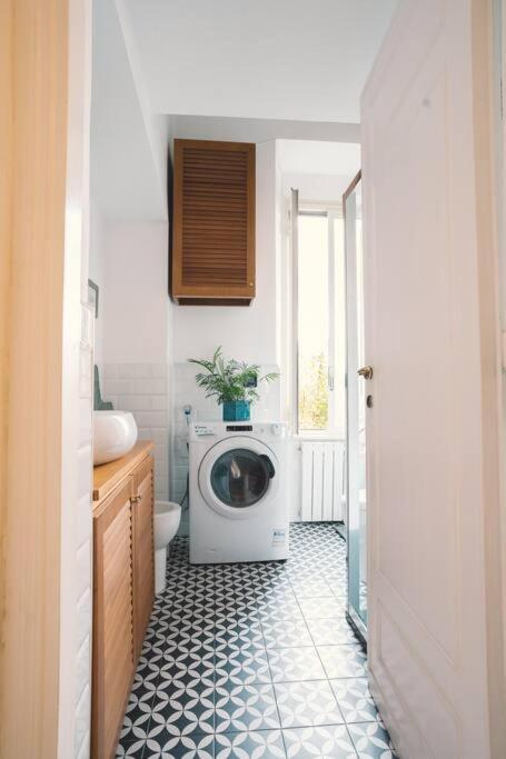 Vaticano/Trastevere Floreal Suite โรม ภายนอก รูปภาพ