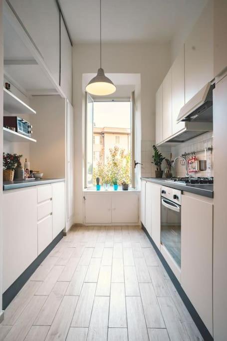 Vaticano/Trastevere Floreal Suite โรม ภายนอก รูปภาพ